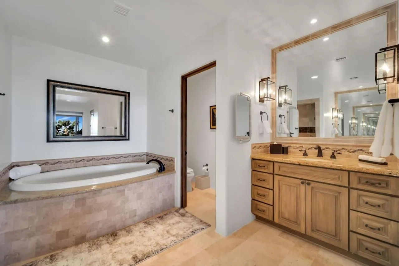 2 Bd 5-Star Beachfront Paradise Cabo San Lucas 0*,